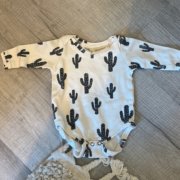 lola&stella Other - Cactus onesie